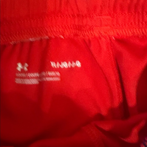 Under Armour Youth Large shorts - Picture 3 of 3